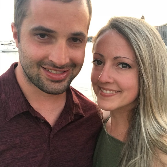 🎉🌀MEET YOUR POSHER! 👋♥️ - Picture 4 of 8